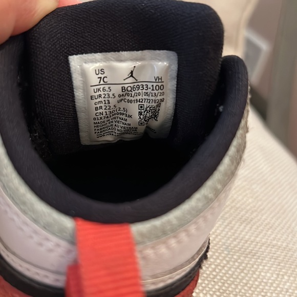 Nike Jordan 1 toddler sneakers - Picture 7 of 9